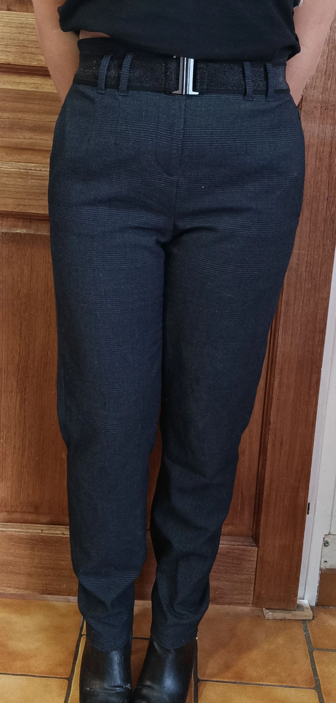 Pantalon cigarette tailleur à motifs et ceinture
Elora XS
